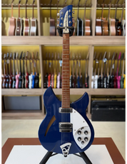 Rickenbacker 330 Midnight Blue (used)