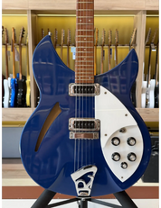 Rickenbacker 330 Midnight Blue (used)